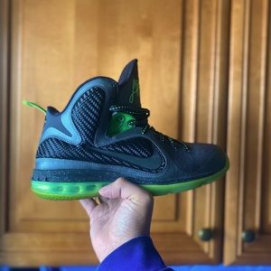 Lebron 9 black/volt 8.5